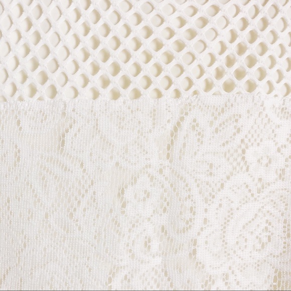 RW&CO White Lace Sleeveless Boxy Tank Top A6 - Picture 3 of 7